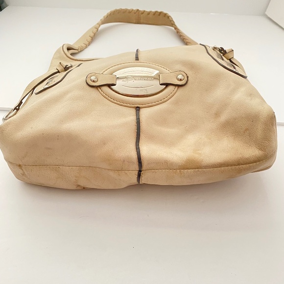 B. Makowsky Leather Purse + Dust Bag - Picture 8 of 16